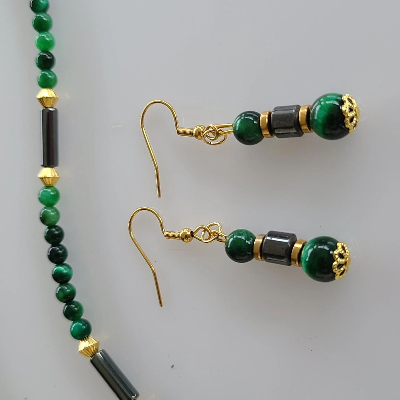 Green tinted tiger eye necklace and earrings set PA589 – photo 3